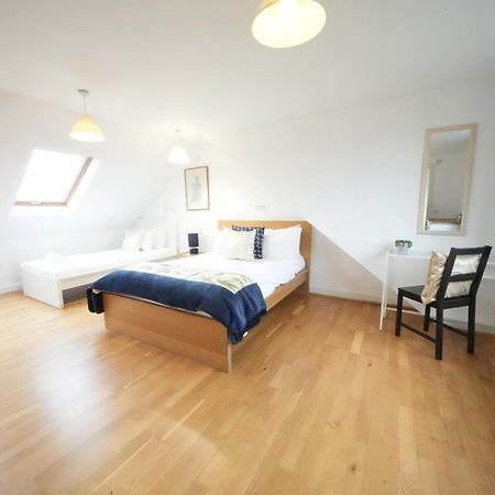The Great Airport Place-Private Bedrooms With Private Bathroom-1 Bus To Heathrow Airport-5 Minutes By Car- Helpful Advice From Our Team Harmondsworth Exterior foto